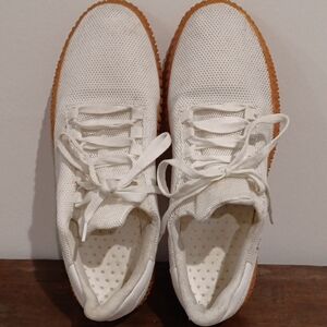 Fashion White Mesh Men's Sneakers With Gum Soles